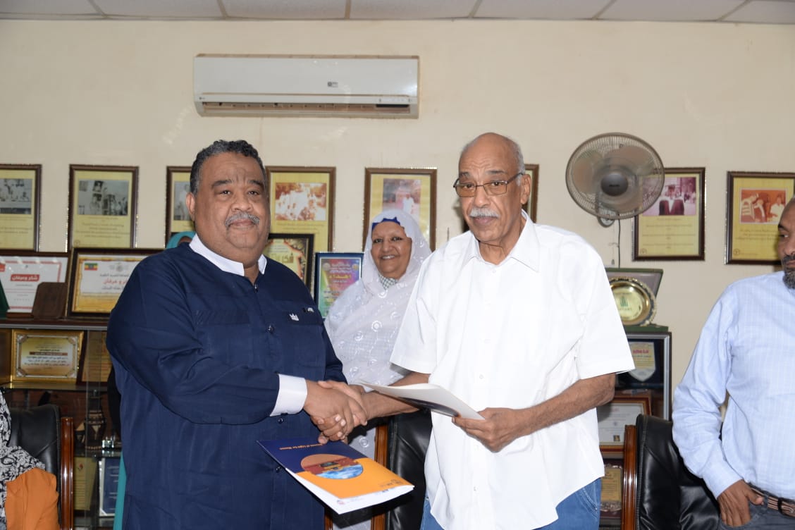 جامعة العلوم والتقانة والاحفاد توقعان إتفاقية للتعاون الأكاديمي