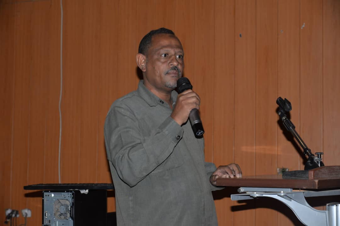 ورشة تدريبية فاعلة للطلاب حول الاستفادة من خدمات المكتبة الالكترونية