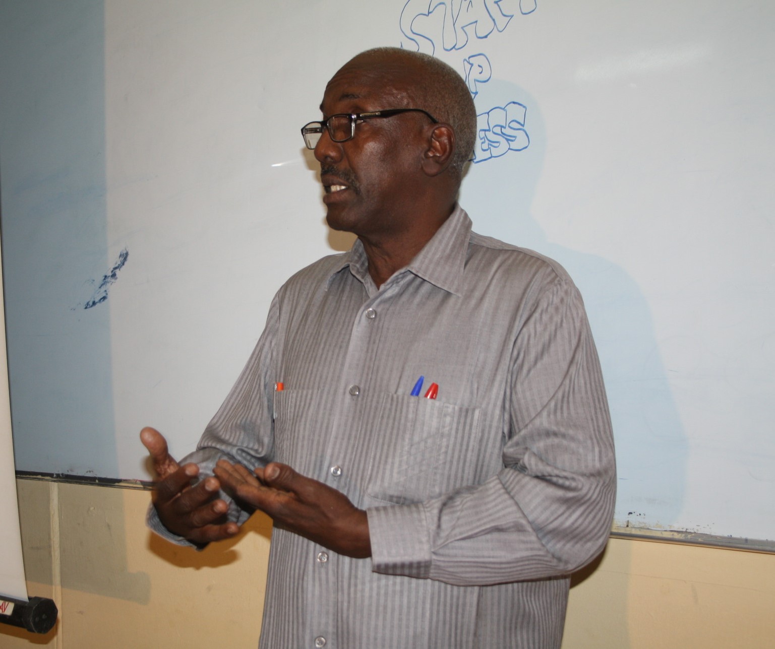 كلية العلوم الادارية تستقبل طلابها الجدد