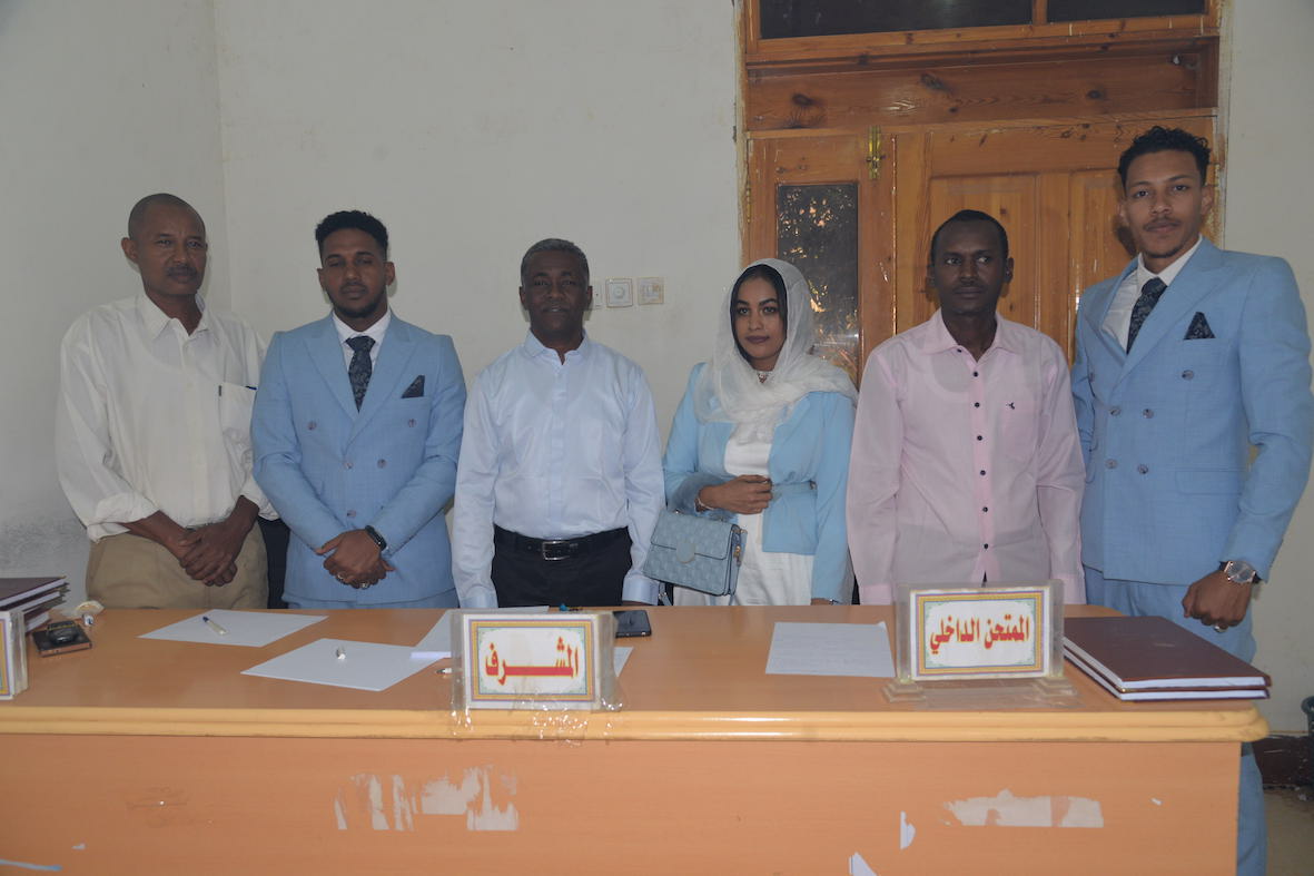 مشاريع تخرُّج طلاب كلية العلوم الإدارية ..تفاصيل الحدث