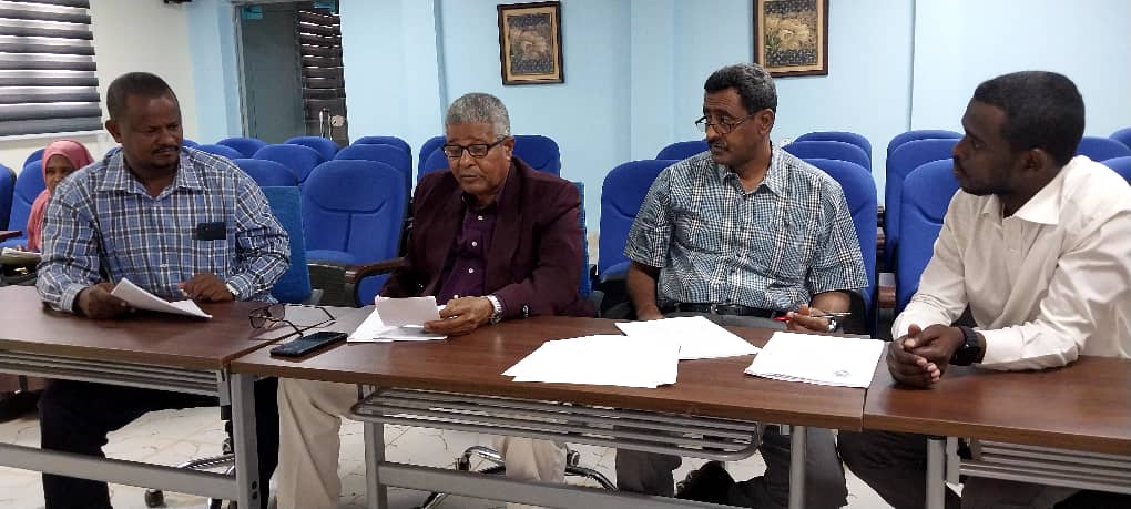 جامعة العلوم والتقانة تناقش رسالة دكتوراة لطالب يمني (اون لاين)